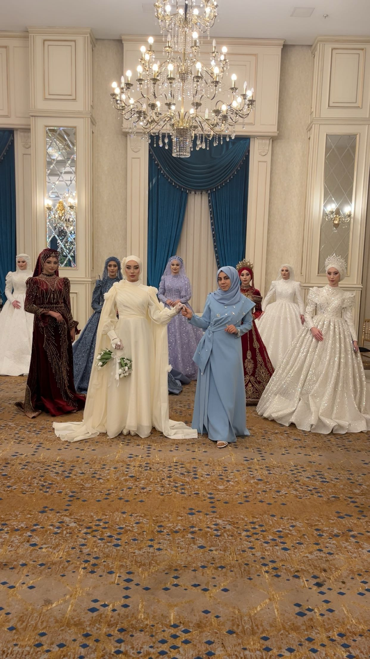 Ayşenaz Türban Tasarım ve Moda Evi’nden Göz Kamaştıran Defile